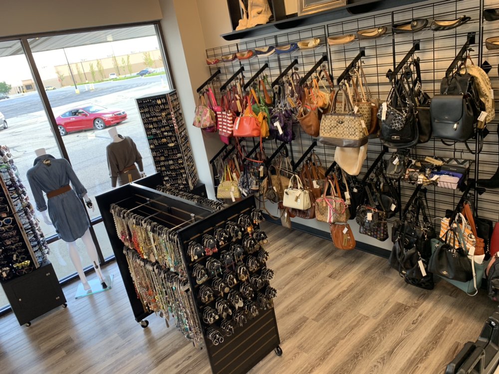 CLOTHES MENTOR Updated June 2024 4024 Elkhart Road, Goshen, Indiana