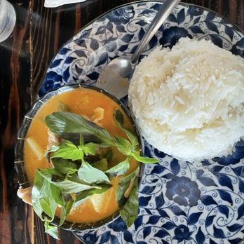 Mai Thai Cuisine - Chicken Curry with Rice - Thai Near Me - San Leandro, California Mai Thai Cuisine - Chicken Curry with Rice - Thai Near Me - San Leandro, California