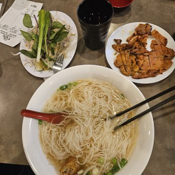 Pho Metro - Chicken pho ! Amazing   10/10 #amazing flavor - Vietnamese Near Me - Markham, Ontario
