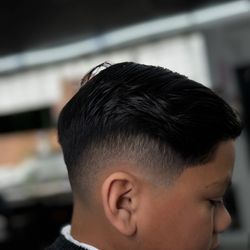 Cuts Barber Shop & Bar 