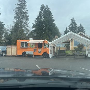 Island Grubz On The Go - Outdoor seating everyone was waiting in their cars - Food Trucks Near Me - Salem, Oregon Island Grubz On The Go - Outdoor seating everyone was waiting in their cars - Food Trucks Near Me - Salem, Oregon