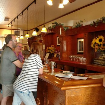 Gianelli Vineyards Tasting Room - Main tasting room bar - Wine Tasting Room Near Me - Jamestown, California Gianelli Vineyards Tasting Room - Main tasting room bar - Wine Tasting Room Near Me - Jamestown, California