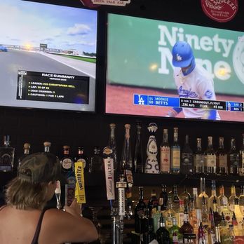 Lopez & Lefty's - A sweet pour of Michelob ultra. - New American Near Me - Anaheim, California Lopez & Lefty's - A sweet pour of Michelob ultra. - New American Near Me - Anaheim, California