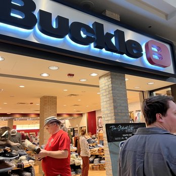 Buckle - Entrance - Men's Clothing Near Me - Saint Peters, Missouri