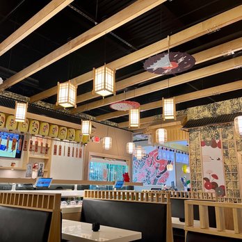 Revolving Sushi Factory - Conveyor Belt Sushi Near Me - Buford, Georgia