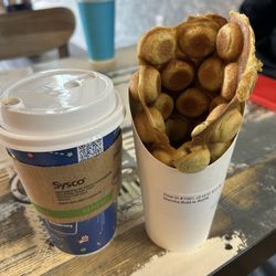 Ding Tea Athens - Matcha bubble waffles