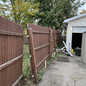 Refresh Painting & Remodeling - Old fence needing replacement - Painters Near Me Refresh Painting & Remodeling - Old fence needing replacement - Painters Near Me