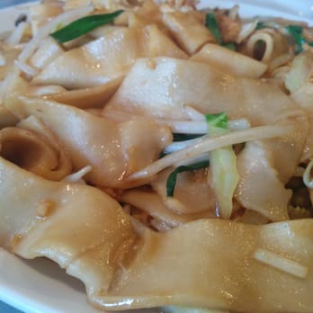 Dumpling Inn - Home made noodles with chicken - Chinese Near Me - San Diego, California Dumpling Inn - Home made noodles with chicken - Chinese Near Me - San Diego, California