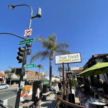 True Food Kitchen - True food entrance on Colorado street - Vegetarian Near Me - Pasadena, California True Food Kitchen - True food entrance on Colorado street - Vegetarian Near Me - Pasadena, California