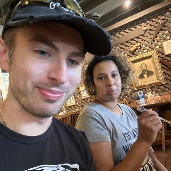 Cracker Barrel Old Country Store - Came to lunch with my girlfriend and my mom, today was disappointing from dirty silverware, slow service, our order was wrong. - American Near Me - Mount Holly, New Jersey