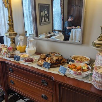 Inn & Spa At Intercourse Village - Cereal, fruit, assorted pastries and spreads, OJ and milk for breakfast - Bed & Breakfast Near Me - Intercourse, Pennsylvania Inn & Spa At Intercourse Village - Cereal, fruit, assorted pastries and spreads, OJ and milk for breakfast - Bed & Breakfast Near Me - Intercourse, Pennsylvania