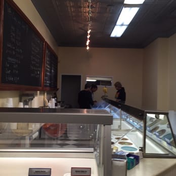 Scoops in Bloomfield - Ice Cream & Frozen Yogurt Near Me - Pittsburgh, Pennsylvania