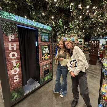 Rainforest Cafe - American Near Me - Ontario, California Rainforest Cafe - American Near Me - Ontario, California