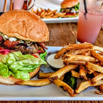 The Curious Palate - The Acropolis Burger - New American Near Me - Santa Monica, California The Curious Palate - The Acropolis Burger - New American Near Me - Santa Monica, California
