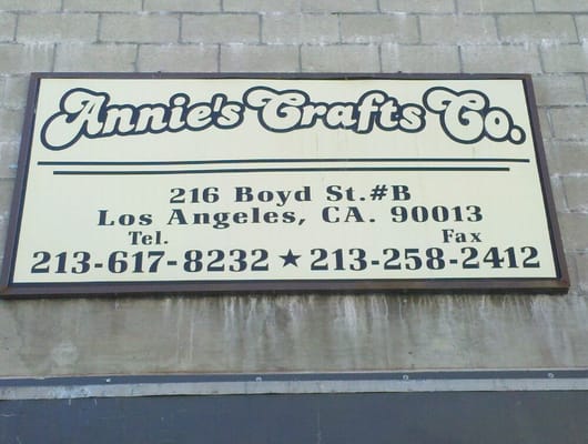 Annie's Crafts Co by null