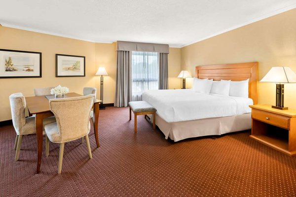 Best Western Plus Nor'Wester Hotel & Conference Centre by null