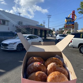Leonard's Bakery - Bakeries Near Me - Honolulu, Hawaii