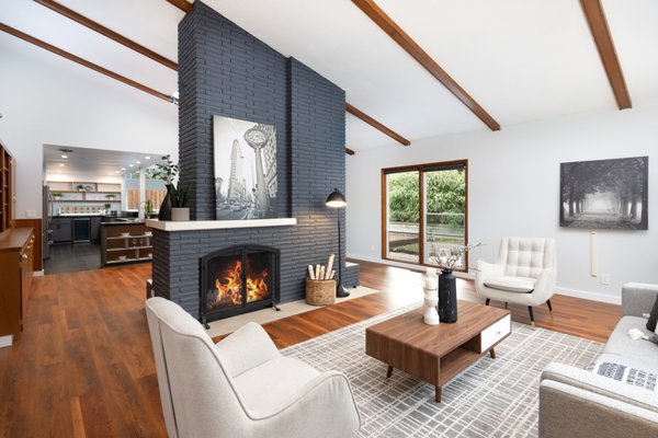 Lindsay Robbins - Lark + Fir Realty