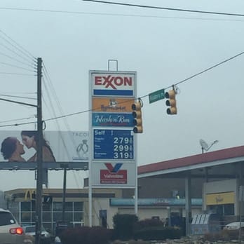 Green Hills Exxon Convenience Store - gas station - Convenience Stores Near Me - Nashville, Tennessee Green Hills Exxon Convenience Store - gas station - Convenience Stores Near Me - Nashville, Tennessee