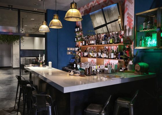 The Beverley Hotel Queen West, Sonder by null