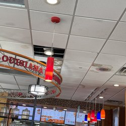 Popeyes Louisiana Kitchen - Dining area
