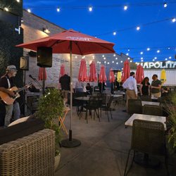 Napolita Pizzeria & Wine Bar - Northbrook - Back patio