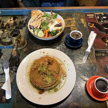 Brookline Lunch - Baklava pancakes, Turkish coffee, za'atar egg bowl - Diners Near Me - Cambridge, Massachusetts
