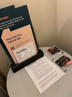 The Crescent Hotel Beverly Hills, Sonder by null