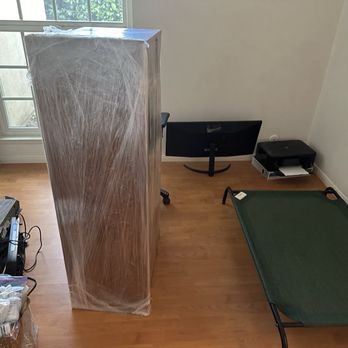 Prime Moving - Bedroom/ study - Movers Near Me - Irvine, California Prime Moving - Bedroom/ study - Movers Near Me - Irvine, California