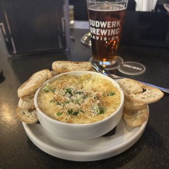 Sudwerk Brewing Co - Jalapeño Artichoke Dip and Märzen - Breweries Near Me - Davis, California Sudwerk Brewing Co - Jalapeño Artichoke Dip and Märzen - Breweries Near Me - Davis, California