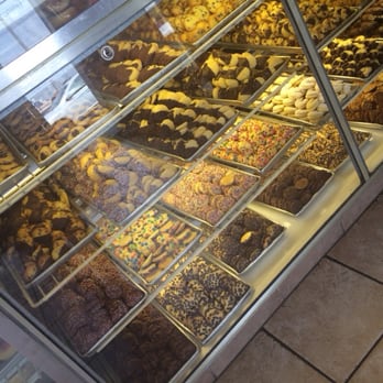 Bea's Bakery - My fav - Bakeries Near Me - Tarzana, California