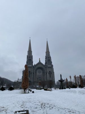 Sanctuaire Sainte-Anne-de-Beaupré by null