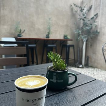 Kind Grounds - Flat White - Coffee & Tea Near Me - Los Angeles, California