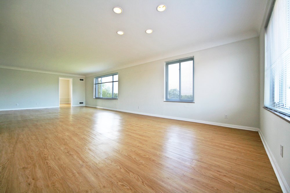 ESSEX HOUSE APARTMENTS Updated July 2024 19 Photos 19333 Van Aken