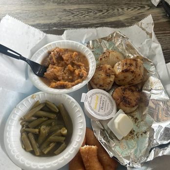 Washington Crab - Washington - Sweet Potato Casserole, Green Beans,Sea Scallops, Hush Puppies - Seafood Near Me - Washington, North Carolina Washington Crab - Washington - Sweet Potato Casserole, Green Beans,Sea Scallops, Hush Puppies - Seafood Near Me - Washington, North Carolina