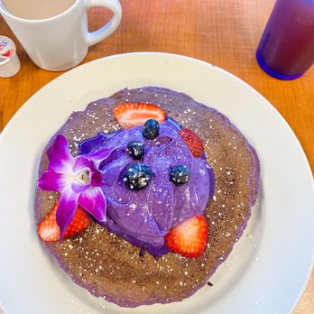 Guieb Cafe - Ube mascarpone - New American Near Me - Honolulu, Hawaii