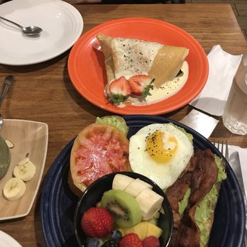 Eight AM - Chicken and spinach crepe (5 stars) and avocado toasts (3 stars) - New American Near Me - San Francisco, California Eight AM - Chicken and spinach crepe (5 stars) and avocado toasts (3 stars) - New American Near Me - San Francisco, California