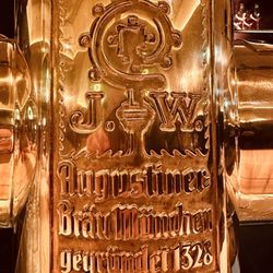 Augustiner am Platzl - Beautiful copper beer dispenser