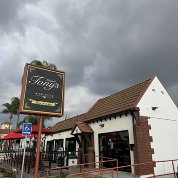 Tony's Bar & Deli - Exterior of restaurant entrance and patio seating 1.23.26 - Delis Near Me - Placentia, California