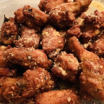 Farmington Pizza + Kitchen - Garlic Parmesan wings - Pizza Near Me - Farmington, Connecticut Farmington Pizza + Kitchen - Garlic Parmesan wings - Pizza Near Me - Farmington, Connecticut