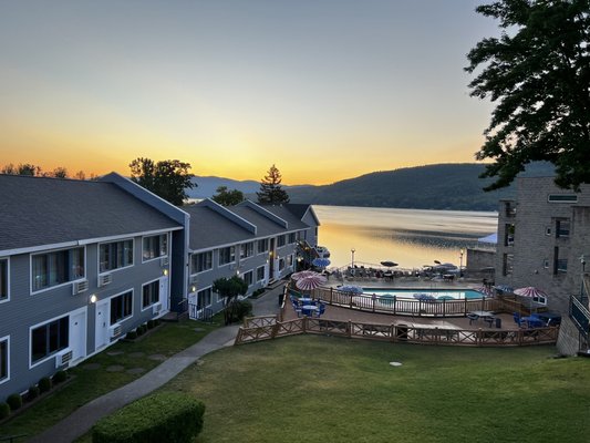 Surfside On The Lake Hotel & Suites by null