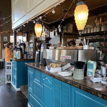 Insomnia Coffee - a view of a coffee shop - Coffee & Tea Near Me - Cannon Beach, Oregon