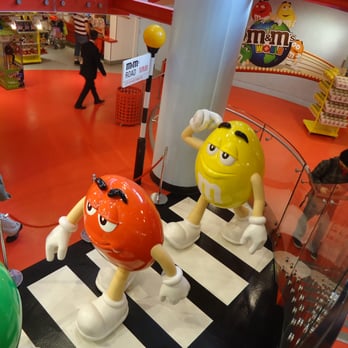 M&M's World - Candy Stores Near Me - London, XGL M&M's World - Candy Stores Near Me - London, XGL