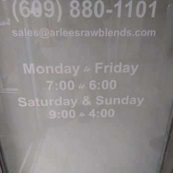 Arlee's Raw Blends - a sign in the window - Acai Bowls Near Me - Trenton, New Jersey