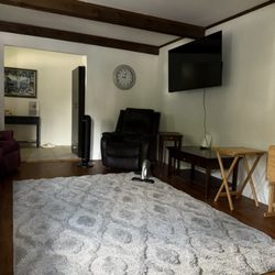 Memory Lane Senior Care - Nice big living room to enjoy company