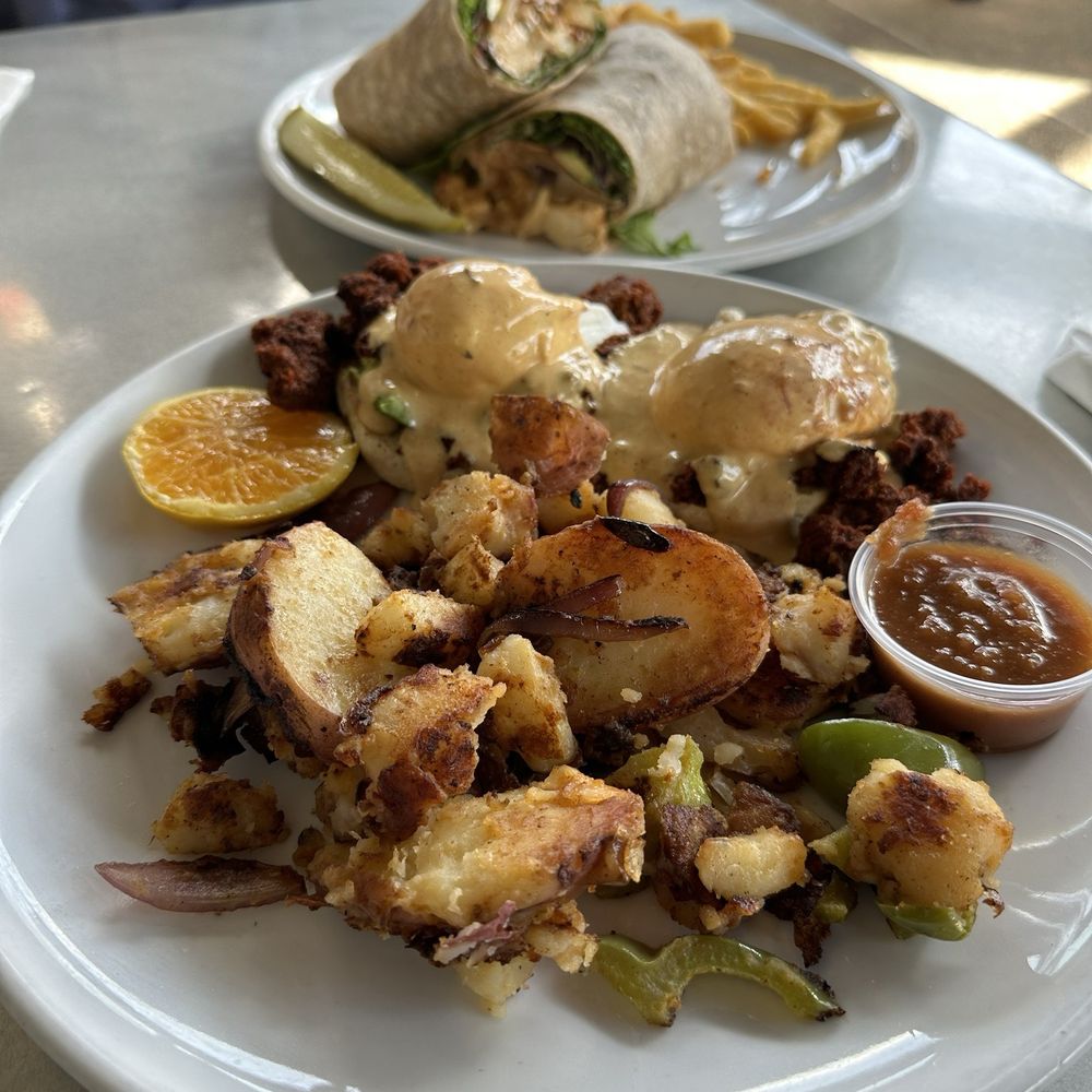 Swami’s Cafe - El Paso Benedict and California Chicken Wrap - Cafes Near Me - San Diego, California Swami’s Cafe - El Paso Benedict and California Chicken Wrap - Cafes Near Me - San Diego, California