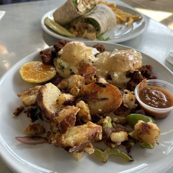 Swami’s Cafe - El Paso Benedict and California Chicken Wrap - Cafes Near Me - San Diego, California Swami’s Cafe - El Paso Benedict and California Chicken Wrap - Cafes Near Me - San Diego, California