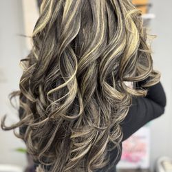 Hair Solutions - Full Highlights
#HairByVeronica