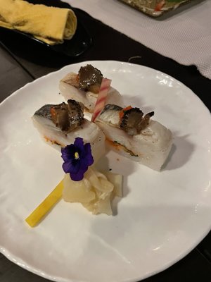 En Japanese kitchen & Sake bar by null