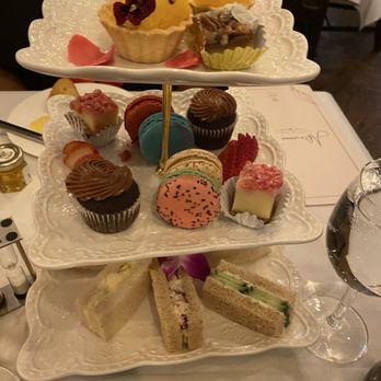 Colonial Room - Breakfast & Brunch Near Me - Oak Brook, Illinois